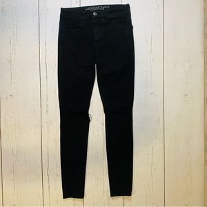 American Eagle Hi-Rise Jegging (black). Size 2